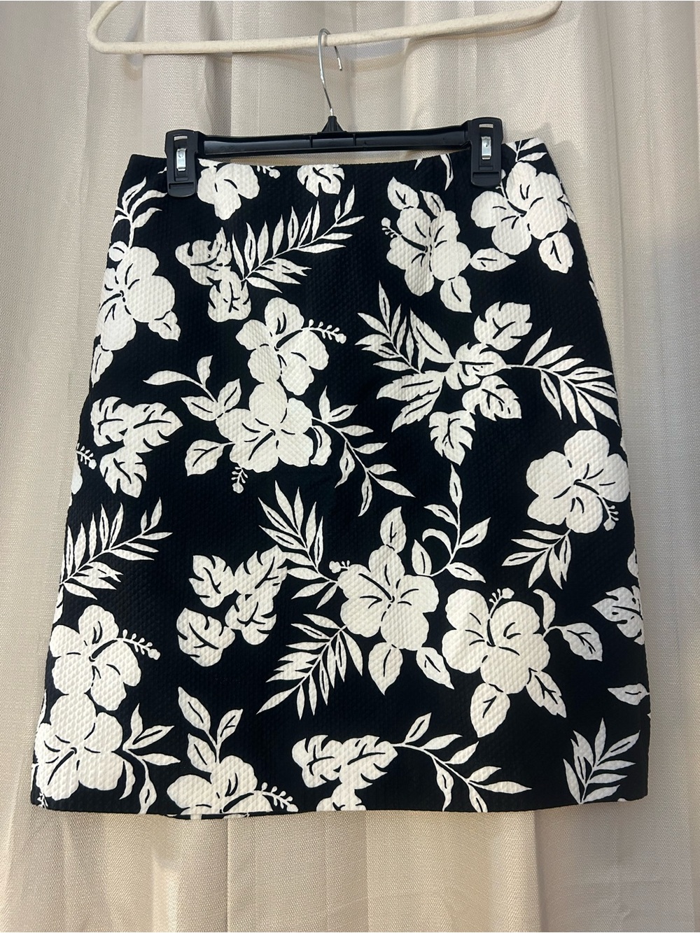 Talbots Black & White Floral Skirt – Size 12 – NWOT